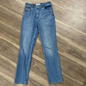 NWT Abercrombie 90’s slim straight ultra high rise jeans